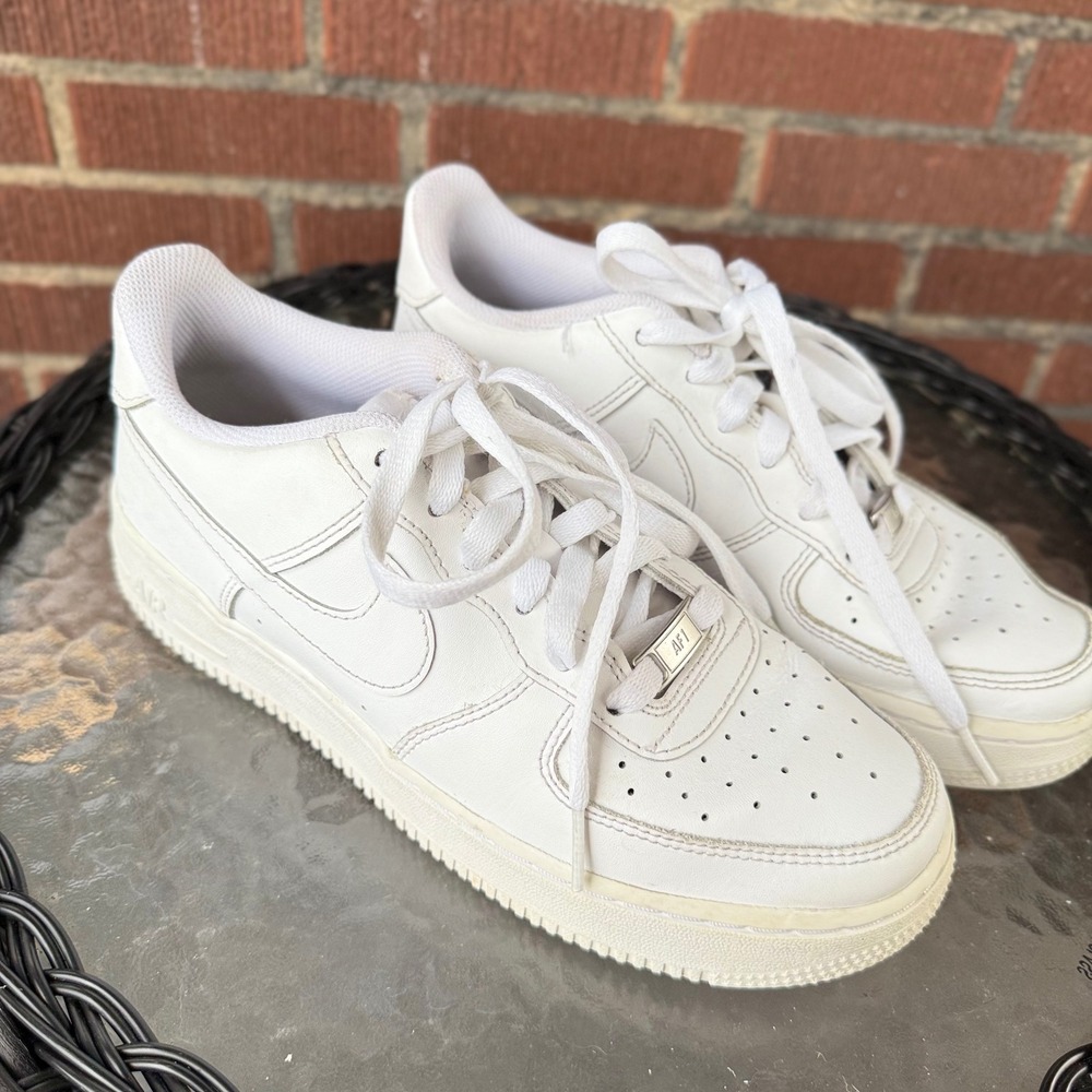 Nike Air Force 1 Low White Sneakers Womens AF1 Low Top